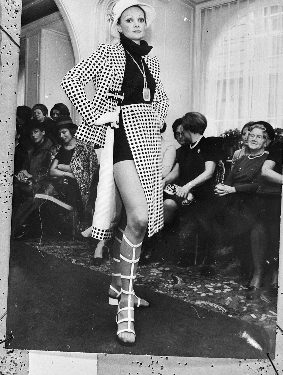 How to Dress 70s With Clothes You Already Own